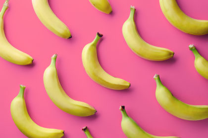 Bananen auf pink
