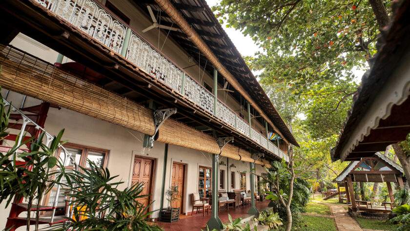 belreisen Ayurveda Kur in Indien: Anaamaya Ayurveda Resort Hauptgebäude mit 8 Standard Zimmern
